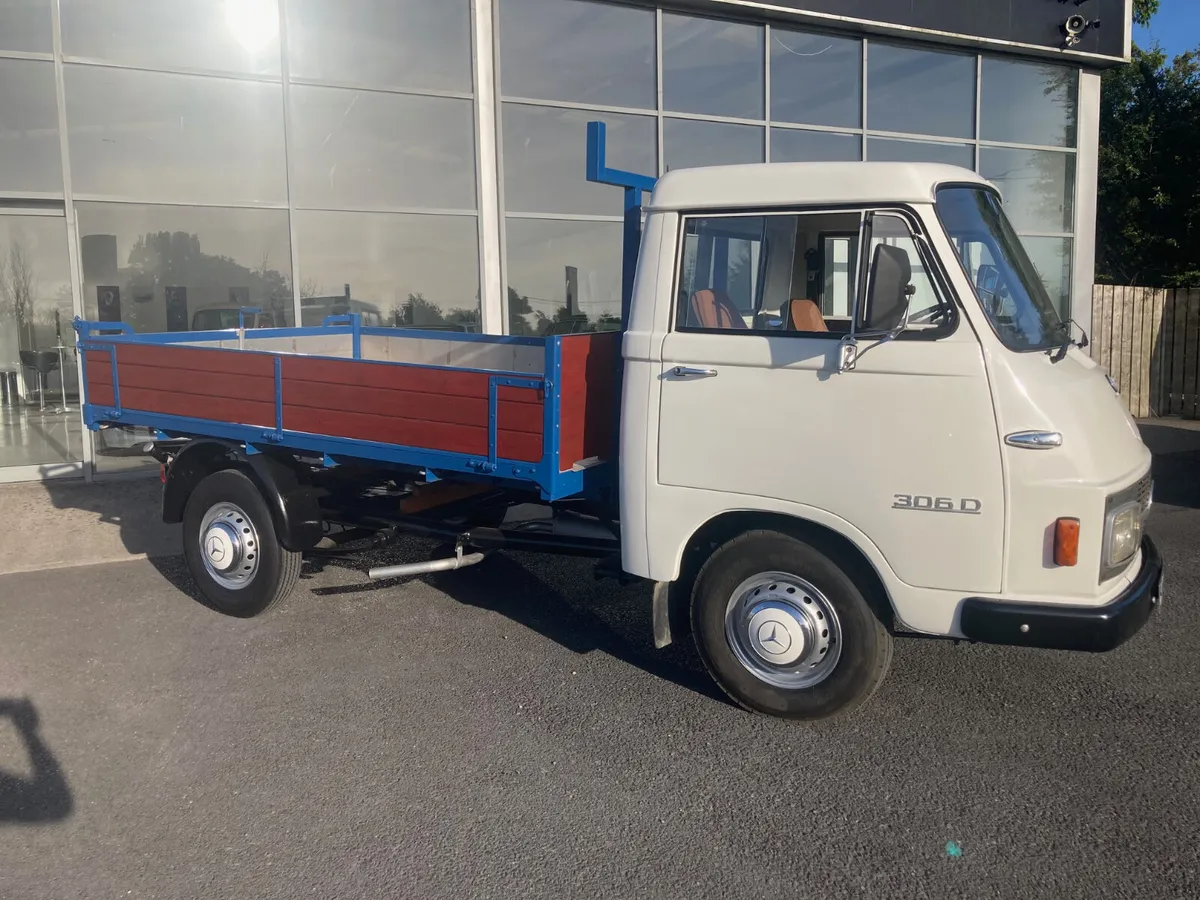 Mercedes-Benz 306d Tipper Lorry - Image 3