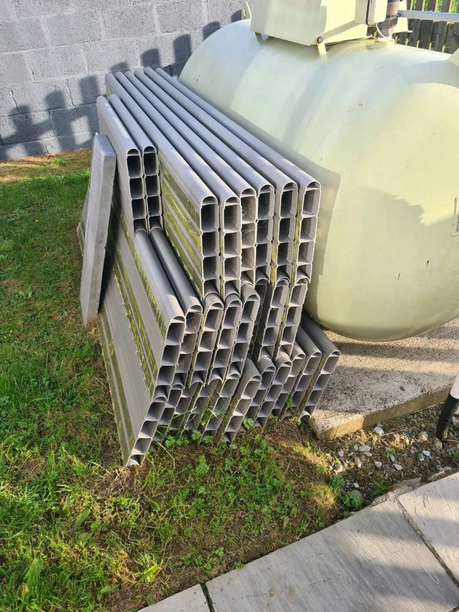 Concrete post and panel, gray pvc inserts - Image 1