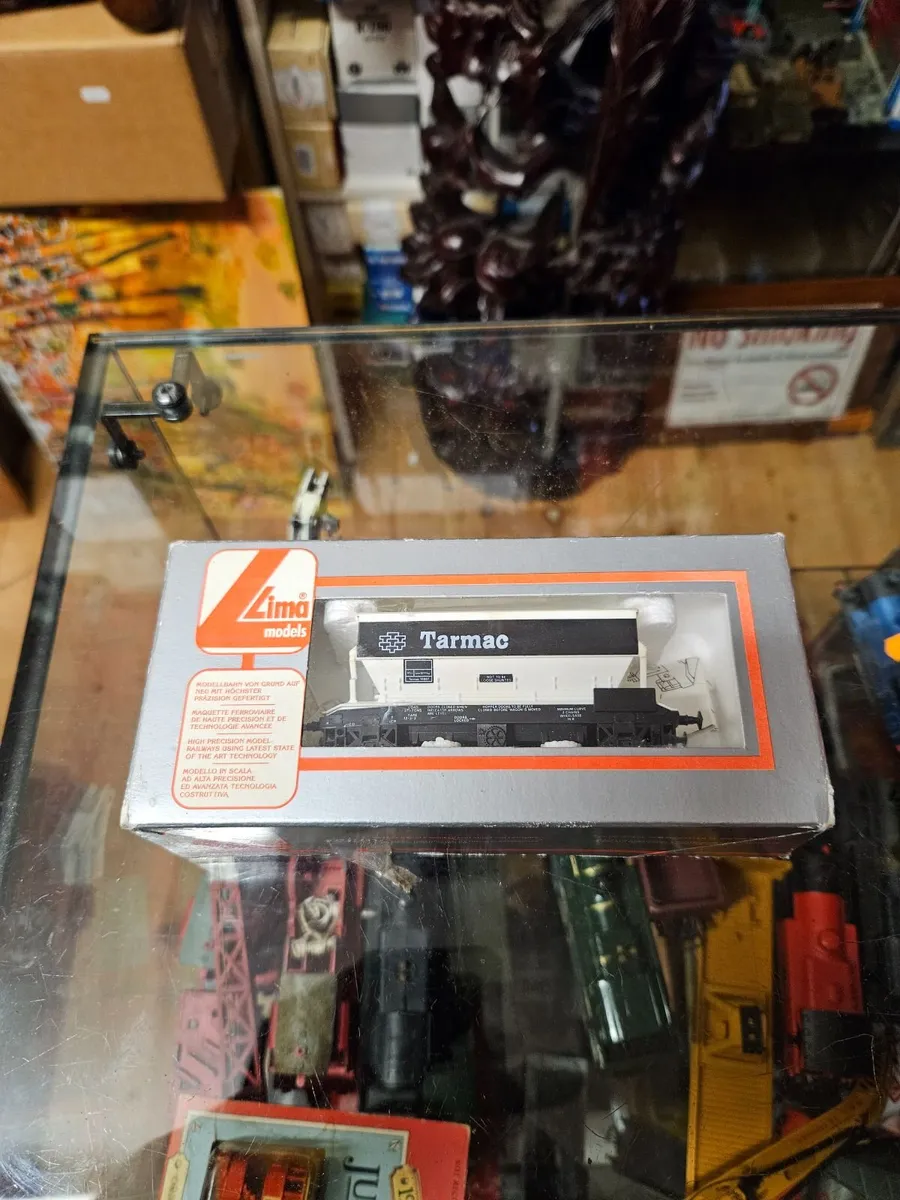 Hornby Lima OO Gauge Wagon