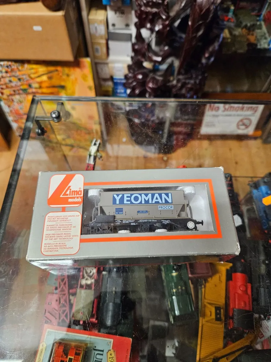 Hornby Lima OO Gauge Wagon