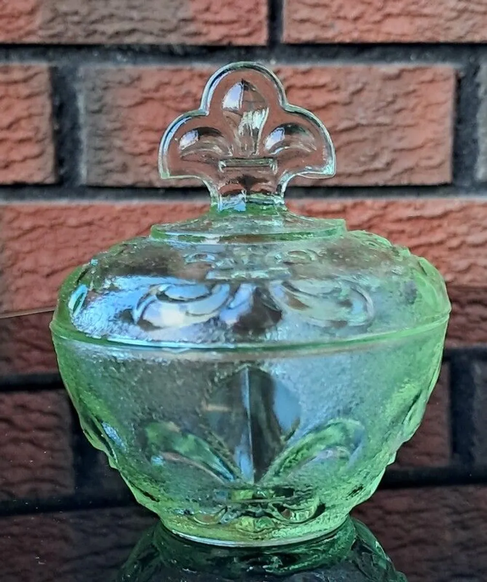 Art Deco Mint Green Coloured 5 x Piece Glass Vanity Set - Image 4