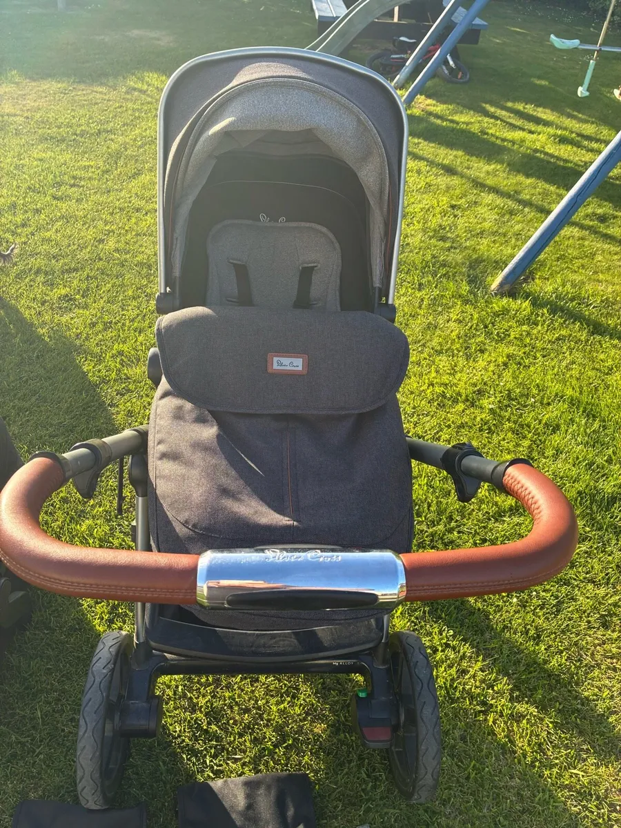 Silver Cross Wave Pram - Image 2