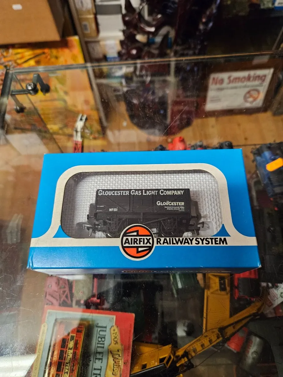 Hornby Airfix OO Gauge Wagon