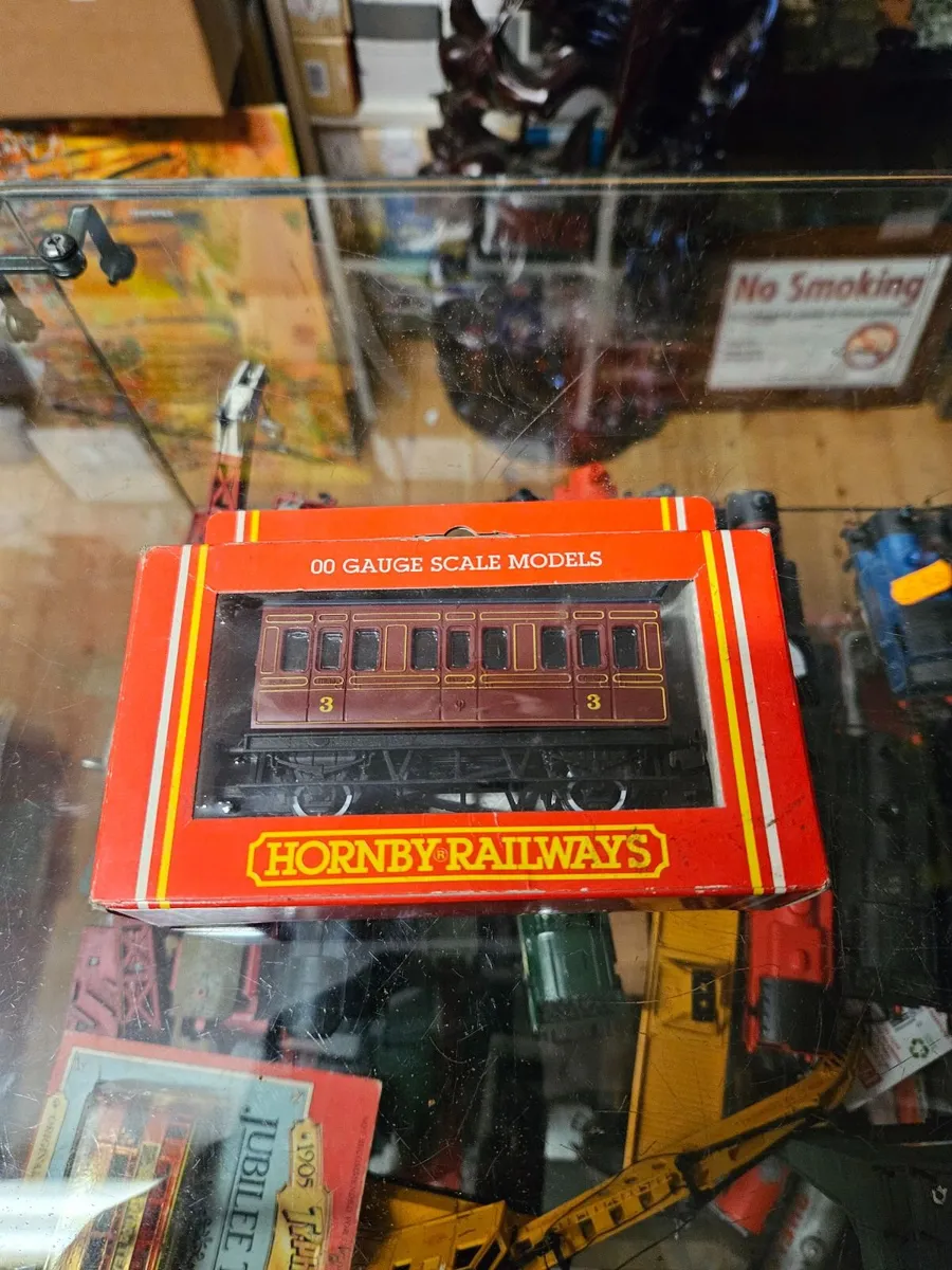 Hornby OO Gauge Carraige