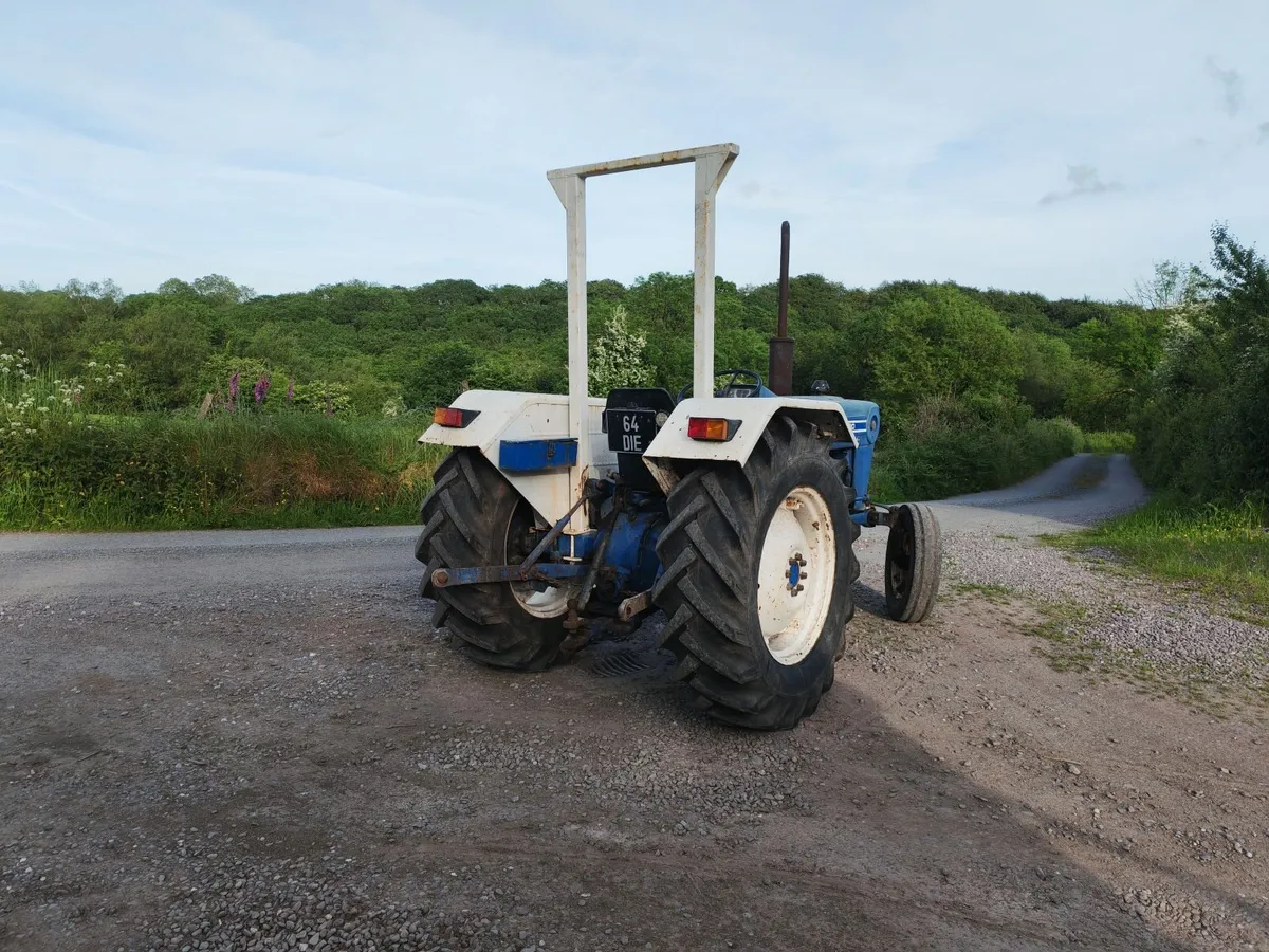 FORD 3600 Tractor - Image 4