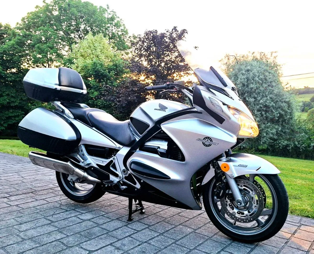 Honda ST 1300 Pan European. Trade-in possible - Image 1