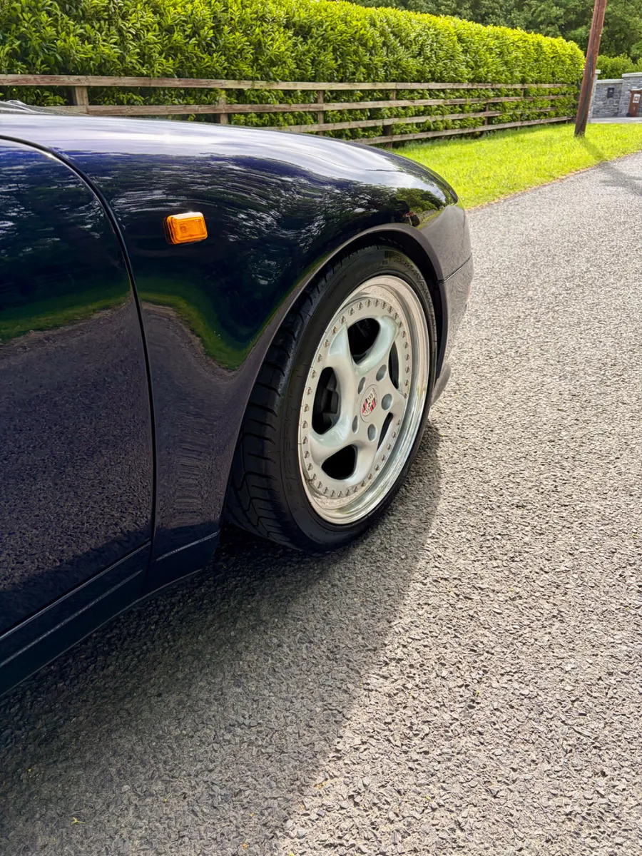 Porsche 911 (993 Carrera 2 Tiptronic) - Image 4