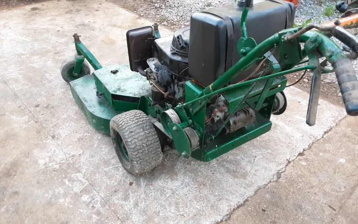 SCAG self propelled mower - Image 3