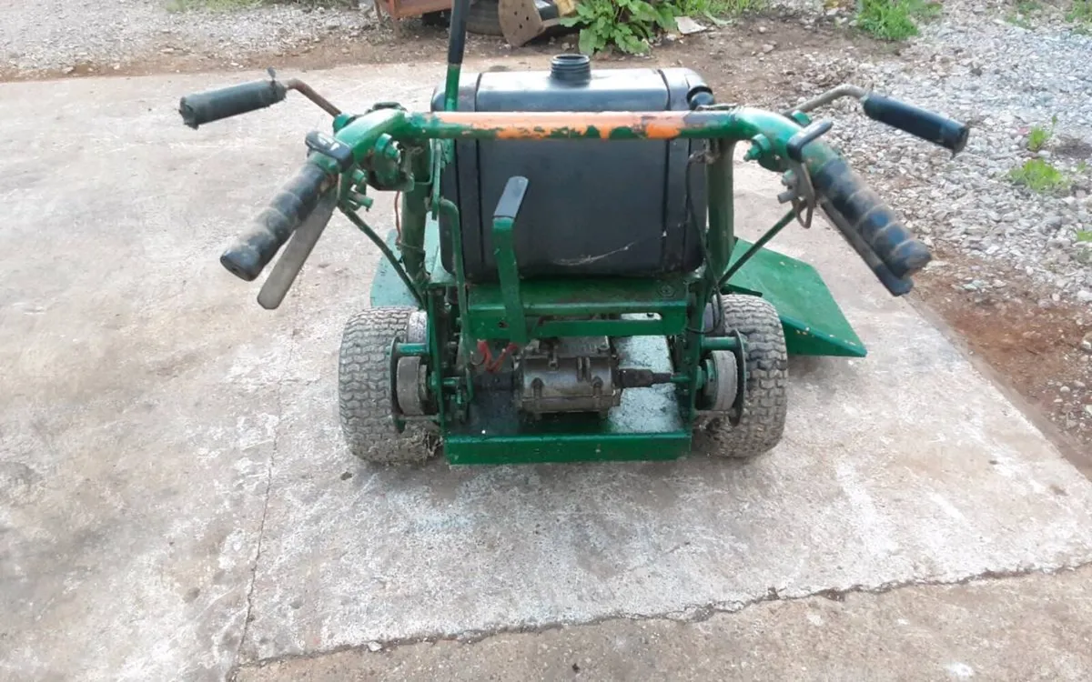 SCAG self propelled mower - Image 4