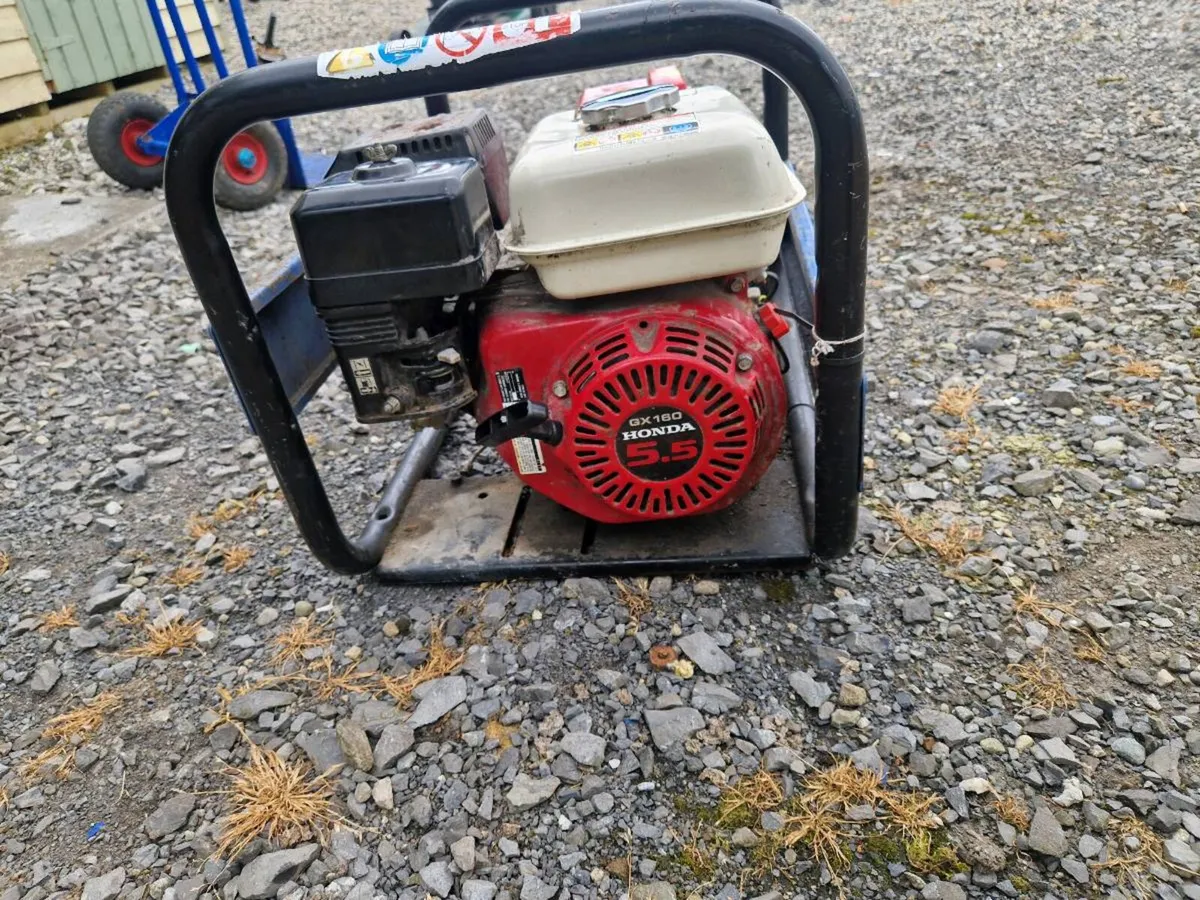 Sdmo hx2700 generator - Image 2