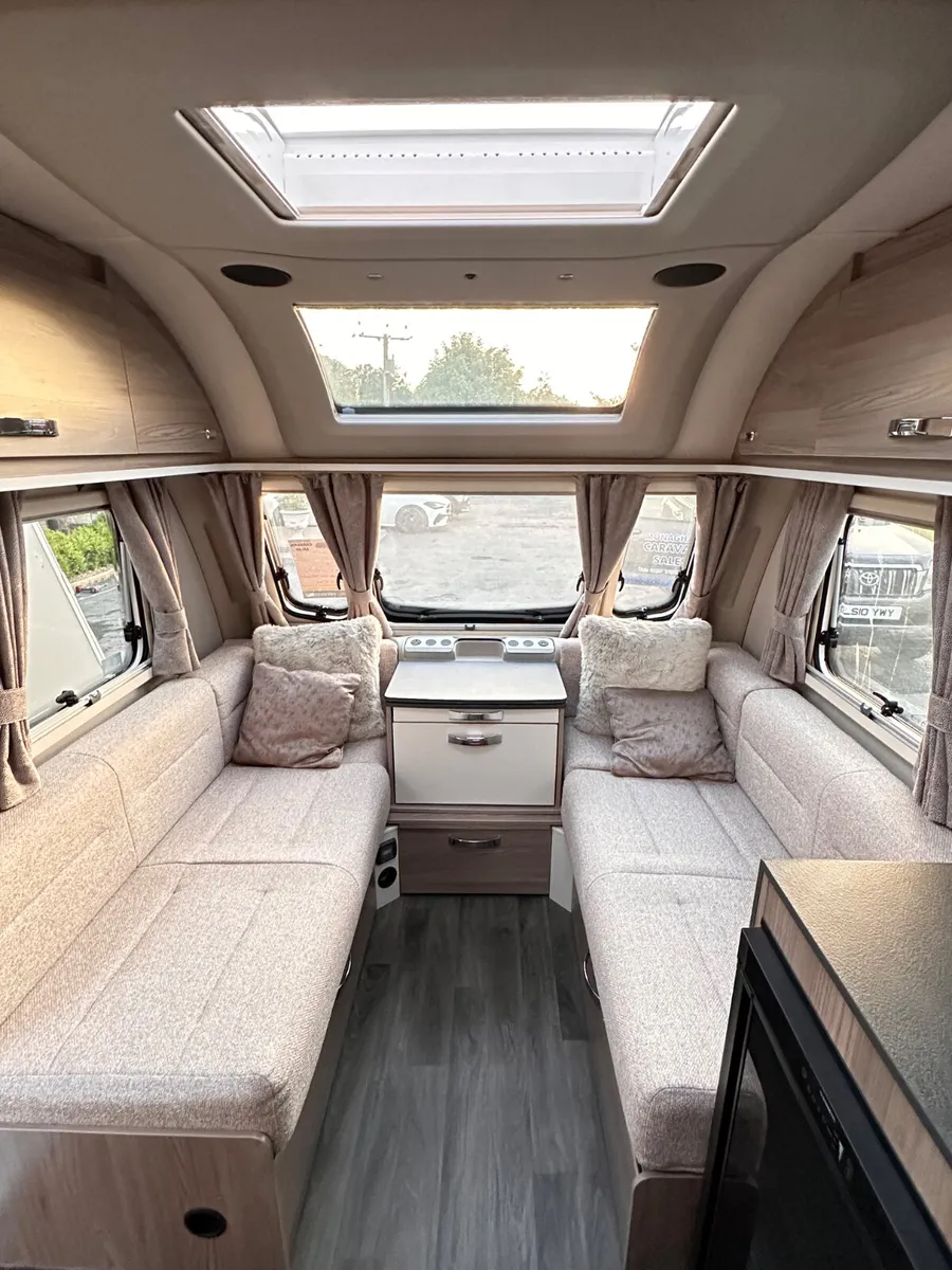 ✨2023 SWIFT KUDOS 4 BERTH ISLAND BED✨ - Image 4