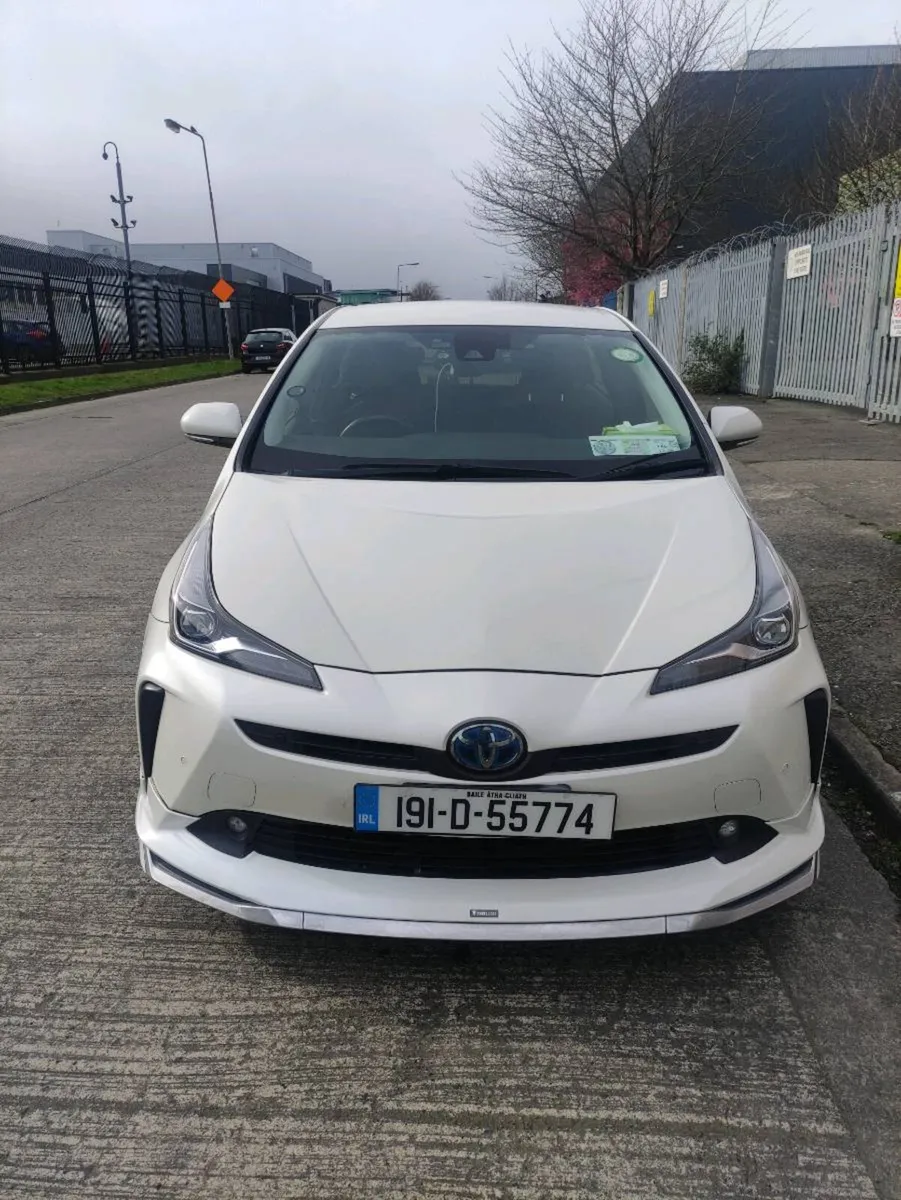 2019 Toyota Prius for Rent