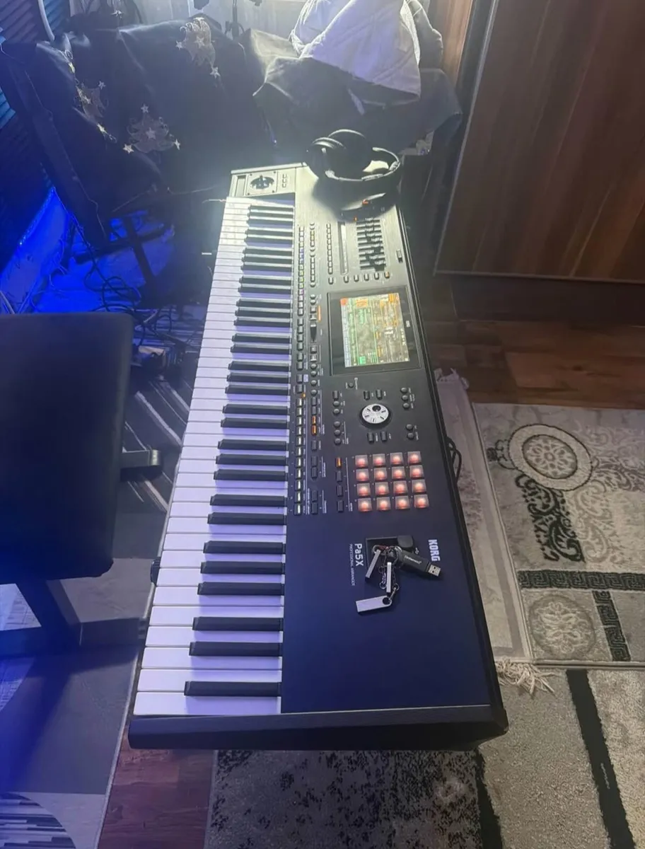 Korg pa5x 76 Key - Image 3
