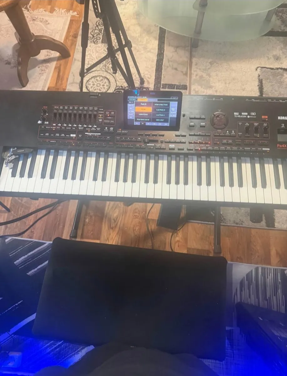 Korg pa4x 76 Key - Image 1