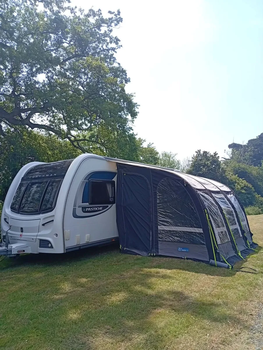 Coachman motor movers and awning - Image 1