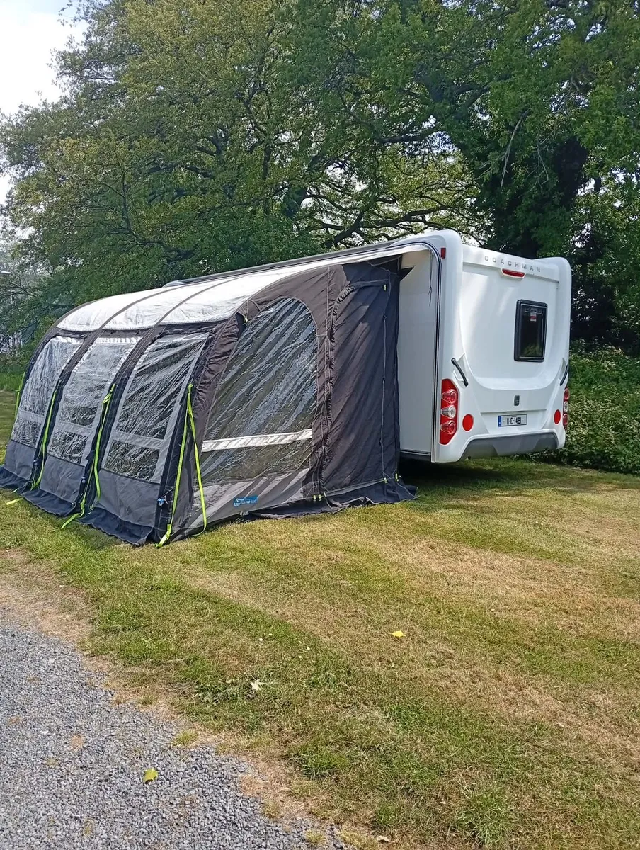 Coachman motor movers and awning - Image 2