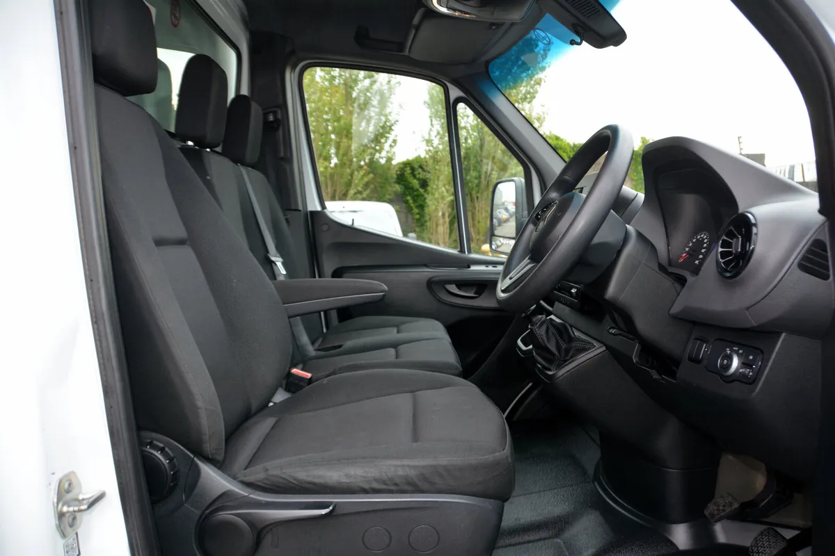 Mercedes-Benz Sprinter 2022 - Image 4