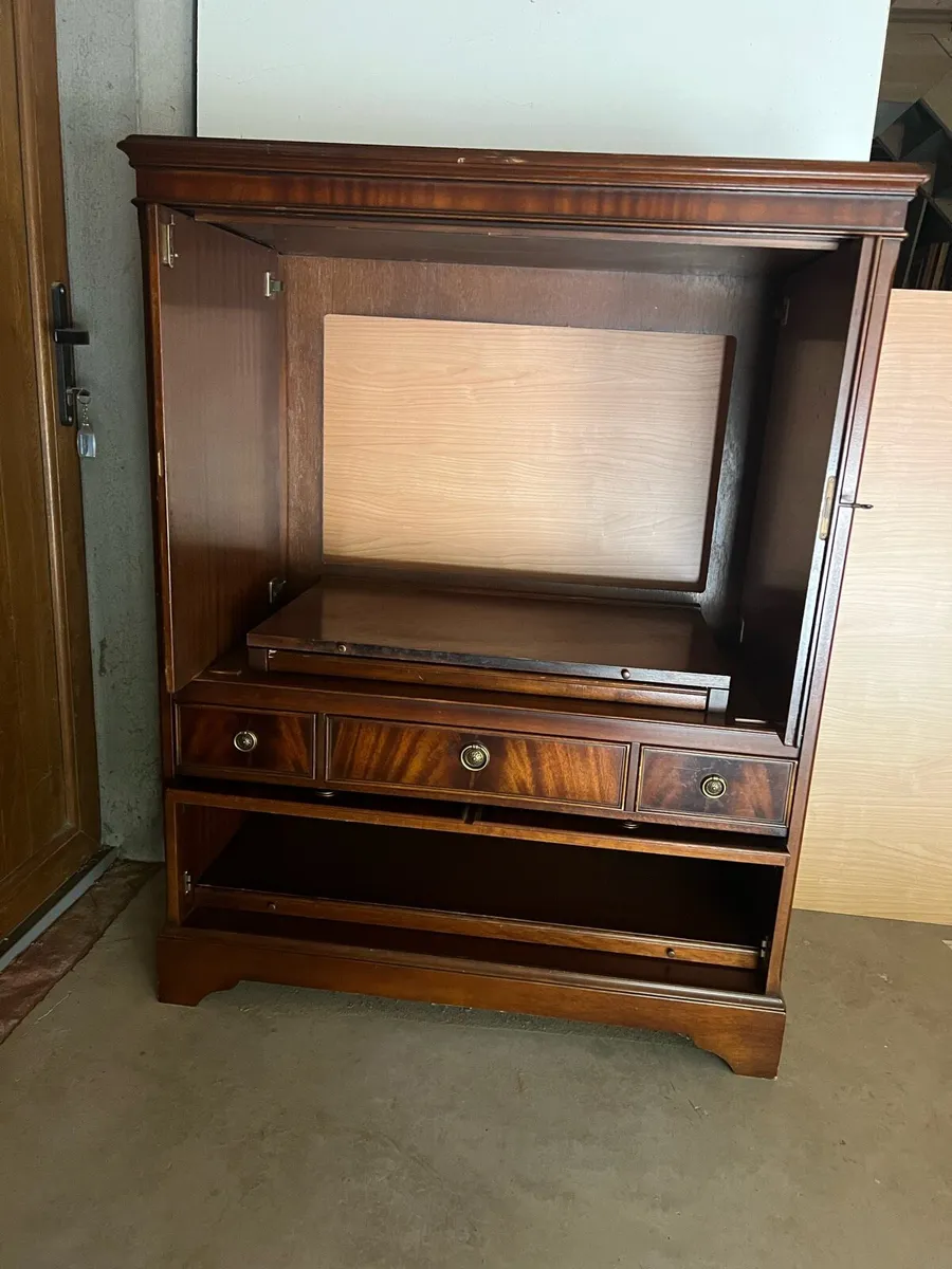 Mahogany tv unit - Image 4