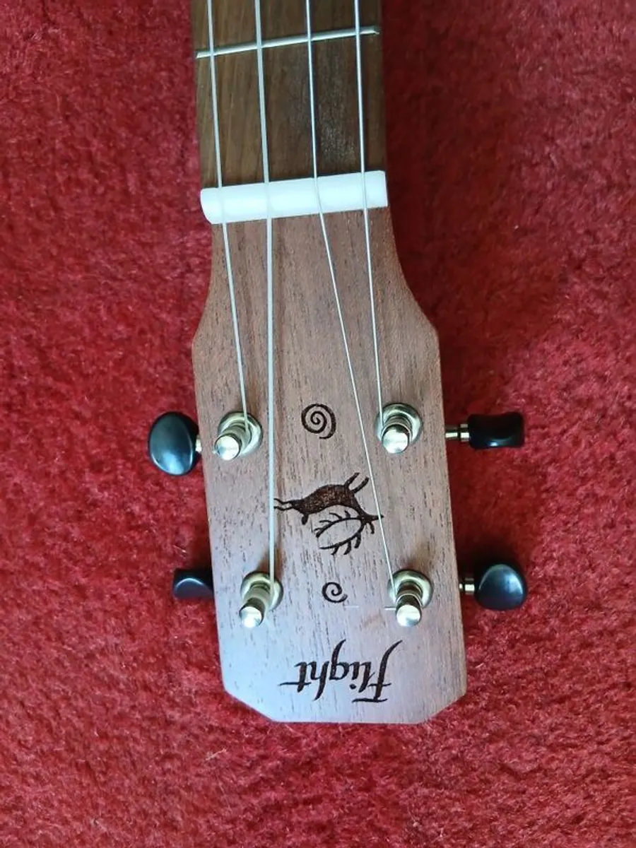 Baritone Ukulele - Image 3
