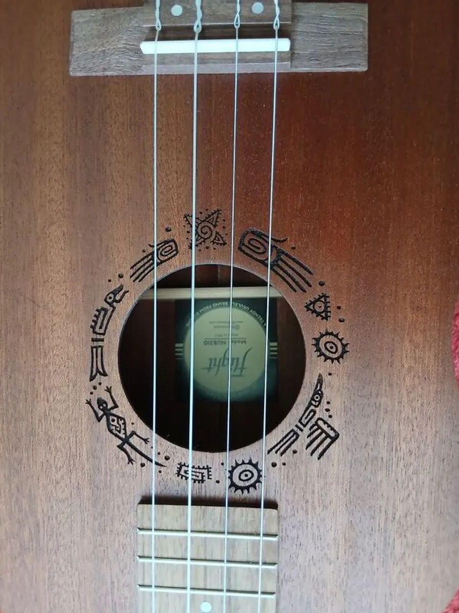 Baritone Ukulele - Image 4