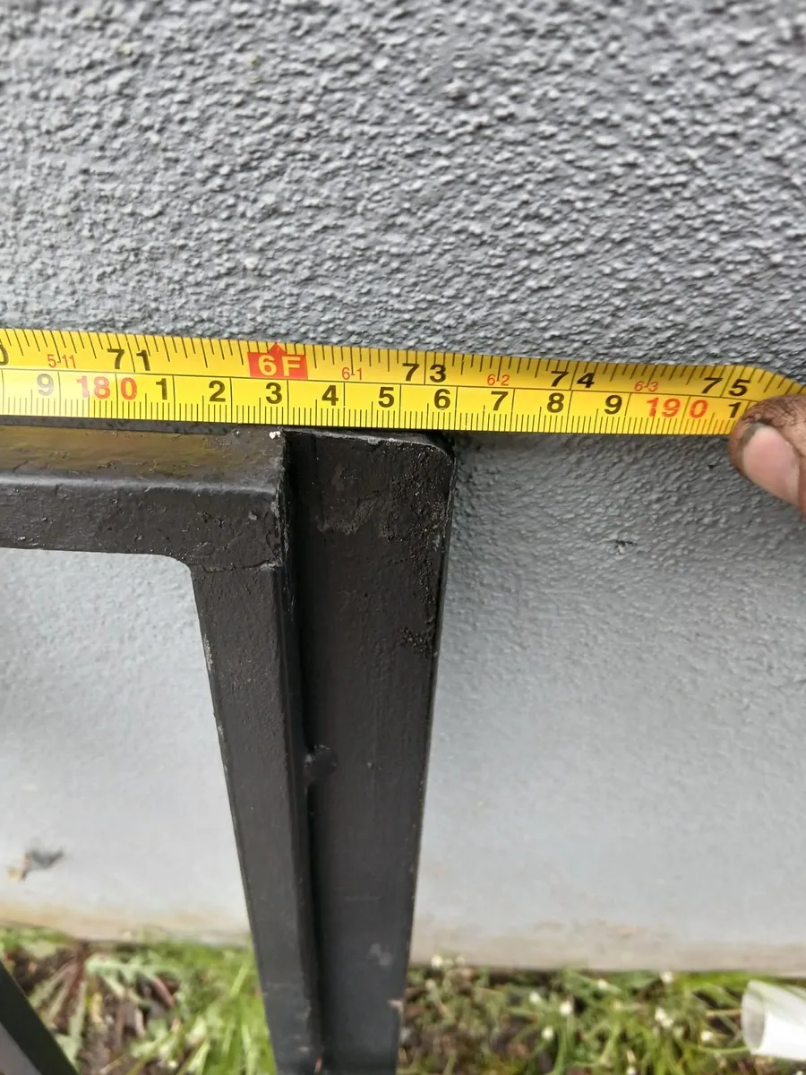 Sat of gates in excellent condition priced - Image 2
