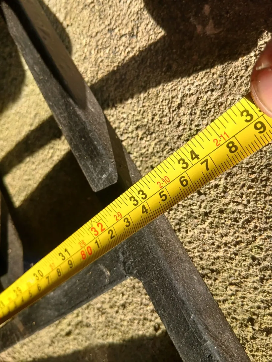 Sat of gates in excellent condition priced - Image 3