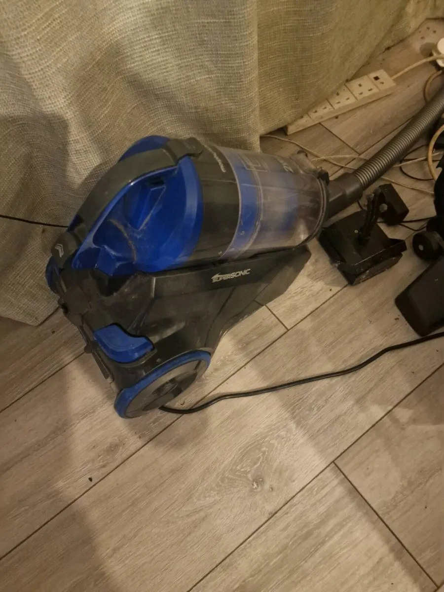 VACUME HOOVER. GREAT CONDITION - Image 1
