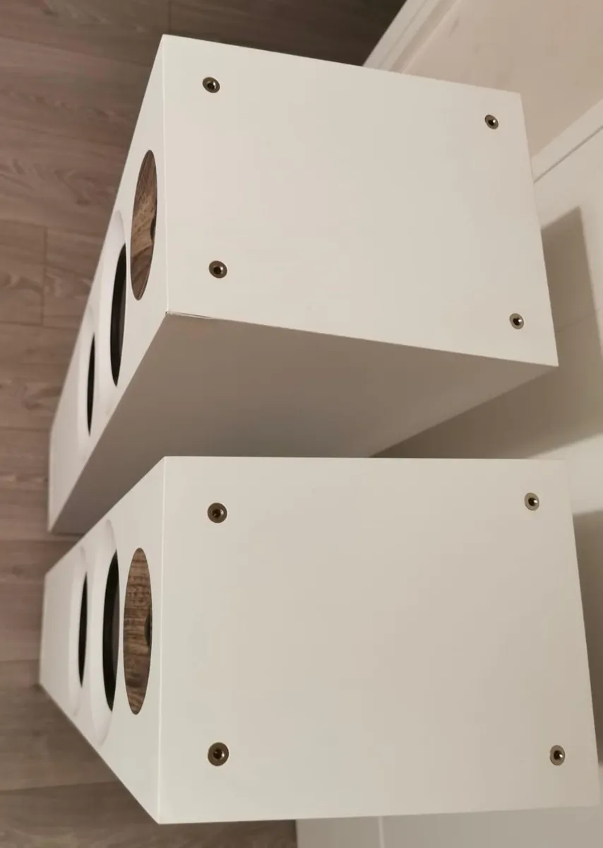 Jamo Studio 8 Brandnew Speakers - Elegant white - Image 3