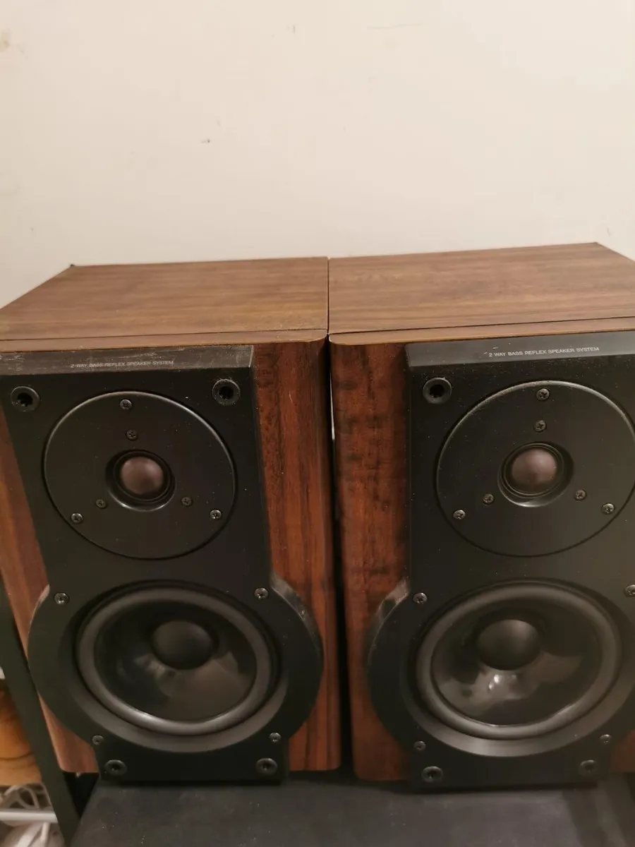 Aiwa bookshelf speakers - Image 2
