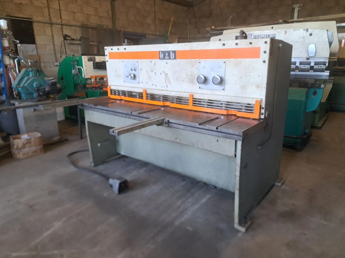 K&B   HYDRAULIC  GUILLOTINE - Image 1