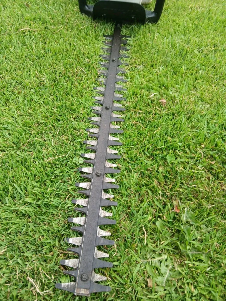 Sthil hedge trimmer - Image 4