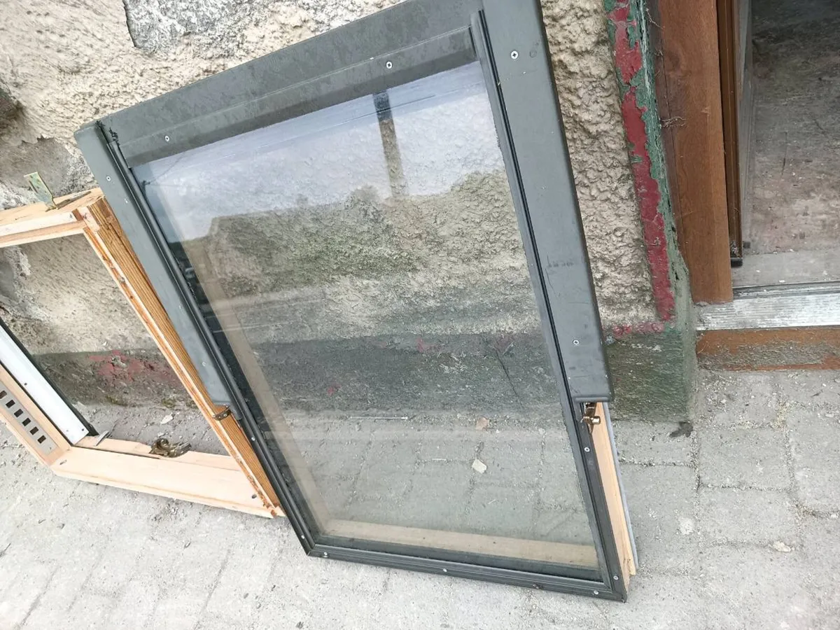 FAKRO FTP-V Roof Window 78x98
Skylight - Image 2