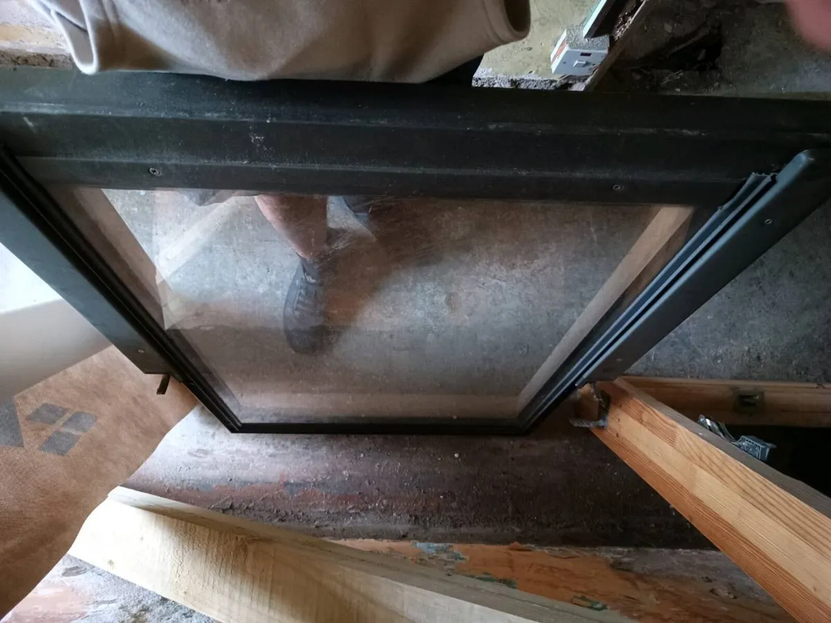FAKRO FTP-V Roof Window 78x98
Skylight - Image 3