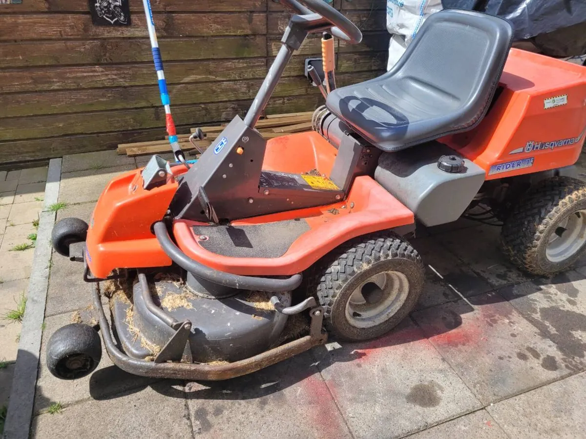 Husqvarna front deck lawnmower - Image 2