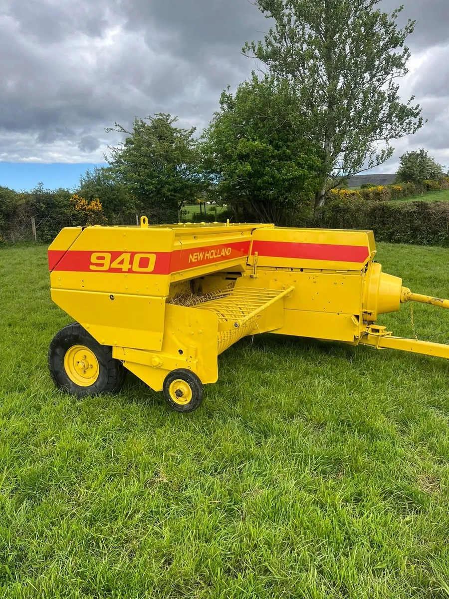 New Holland 940 baler - Image 1