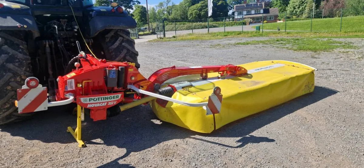 New pottinger 352v  11ft 6 disc mower - Image 3