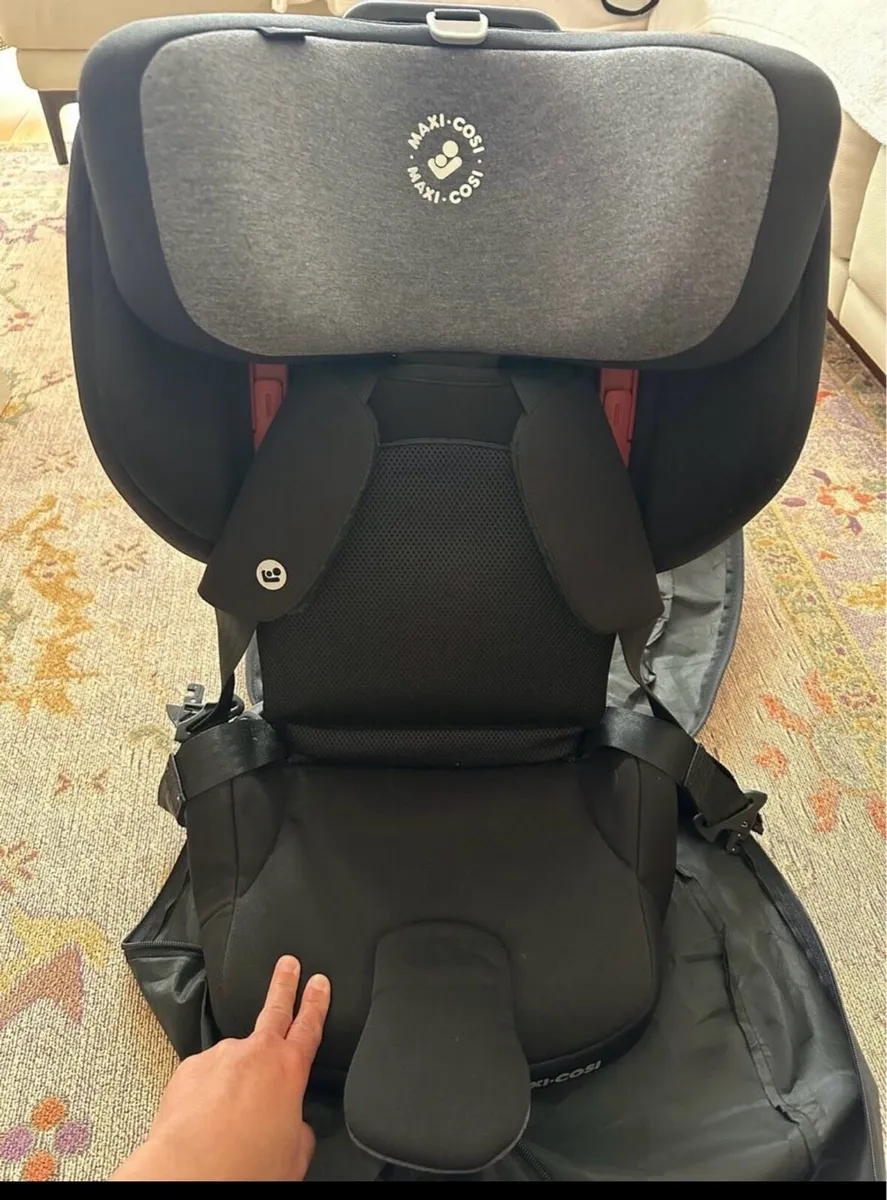 Maxi cosi Nomad car seat - Image 1