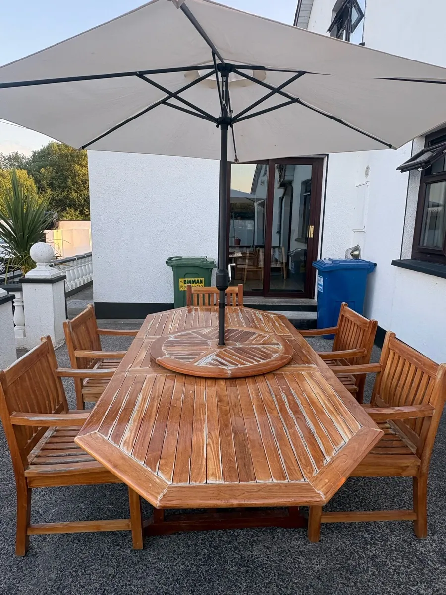 Patio table and chairs - Image 2