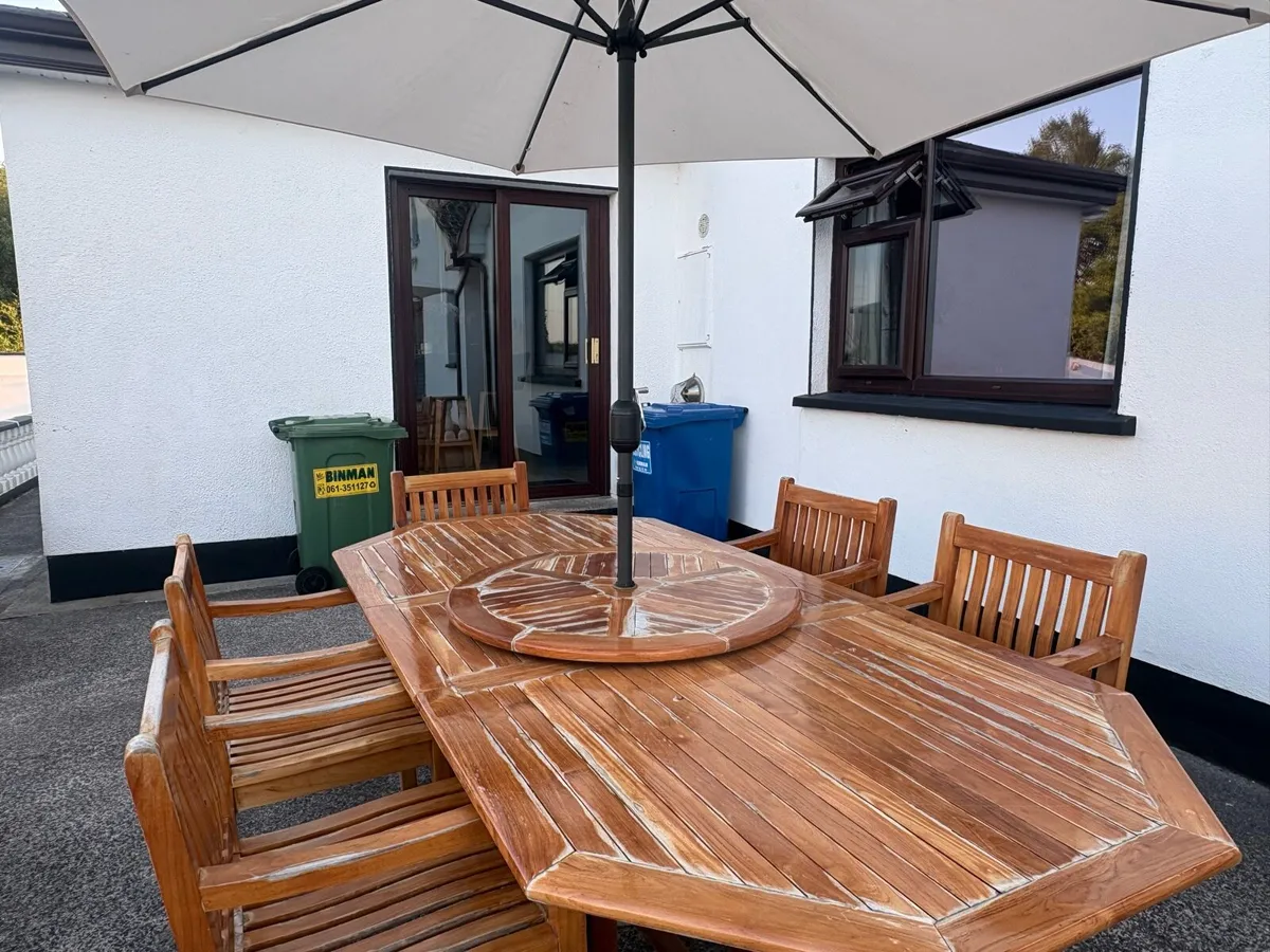 Patio table and chairs - Image 3