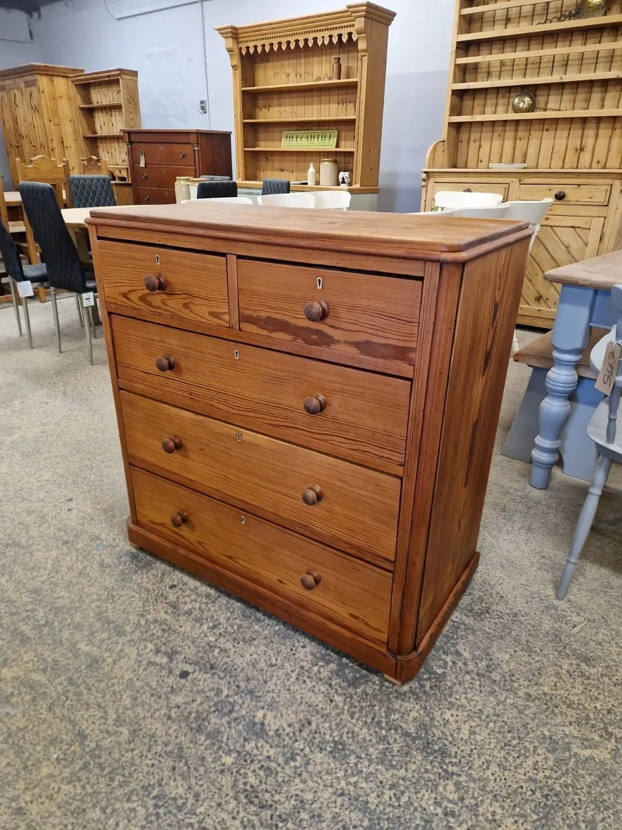 Victorian pitch pine chest of drawers - Image 1