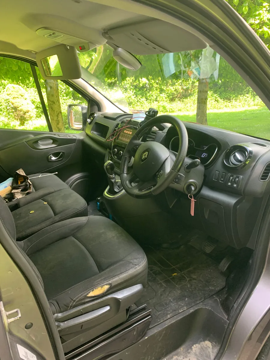 202  RENAULT  TRAFFIC  DIESEL AUTOMATIC - Image 3
