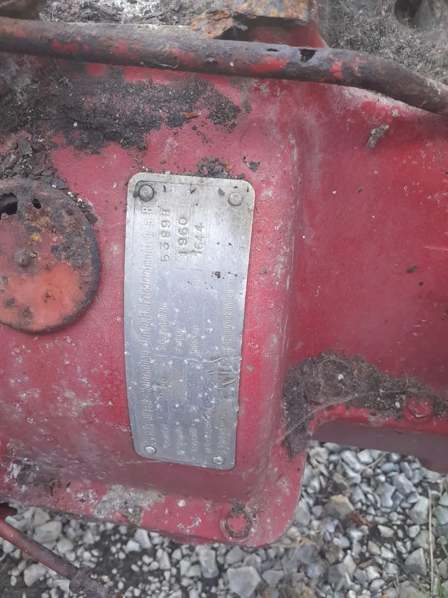 2 x Porsche 218 Tractors for restoration project - Image 3