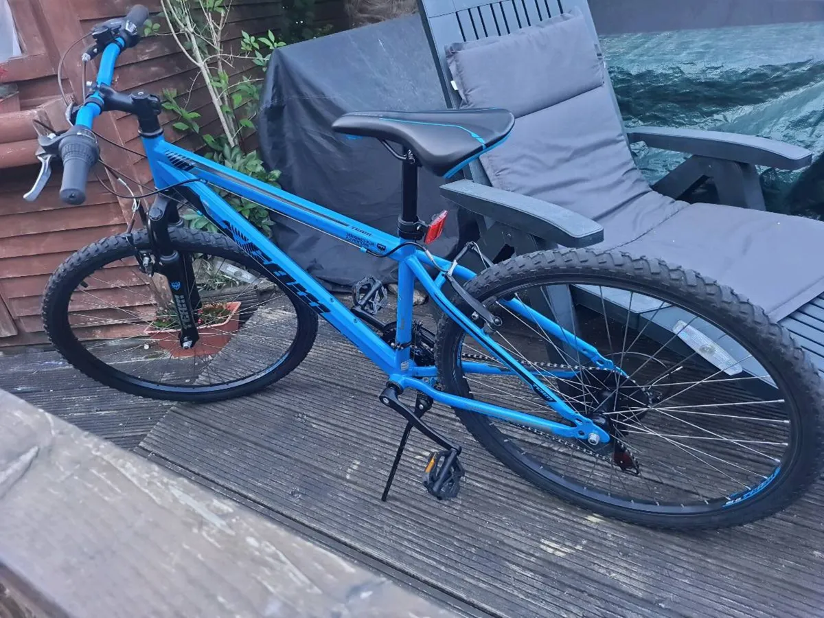 TEAM BIKE 18SPEED 17 INCH FRAME 26" WHEELS - Image 1