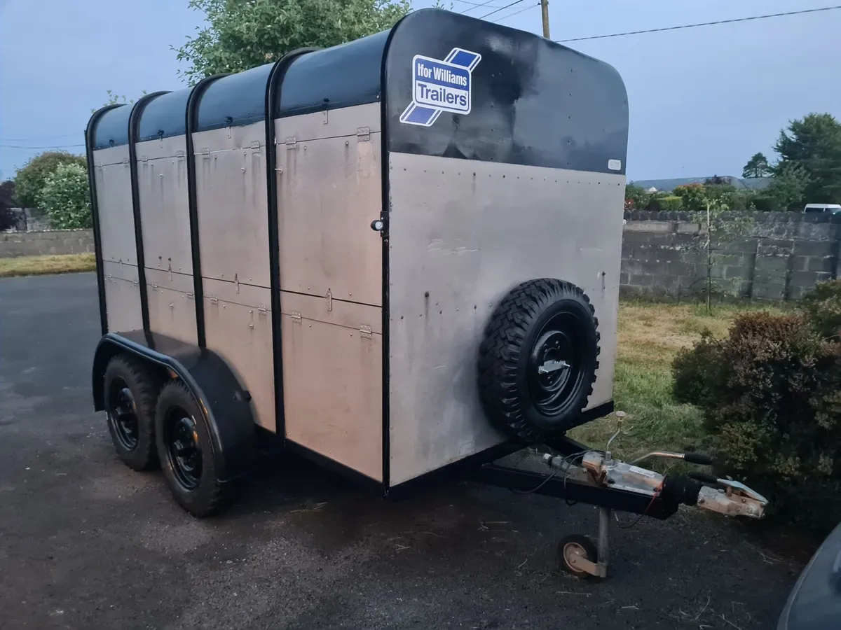 ifor williams cattle livestock trailer 10 x 5 foot - Image 1