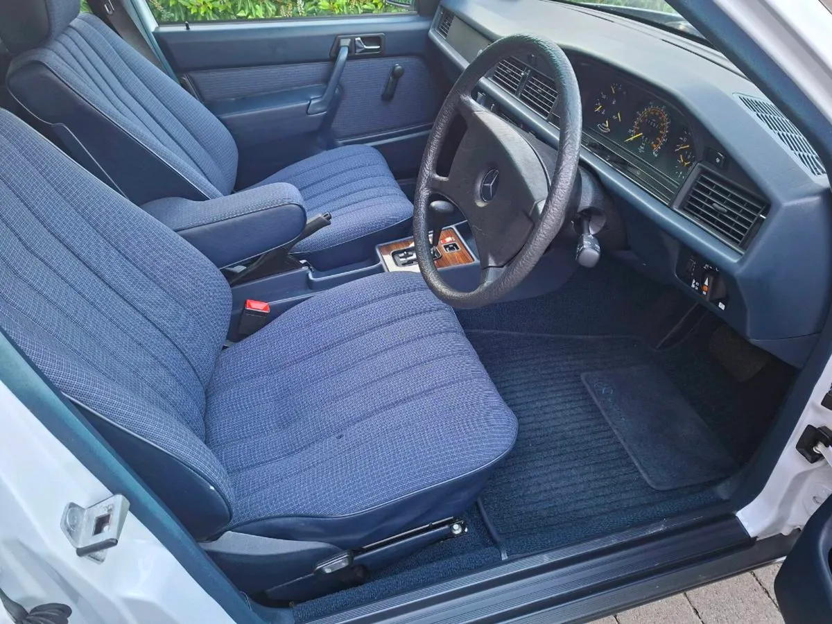 Mercedes 190e - Image 3