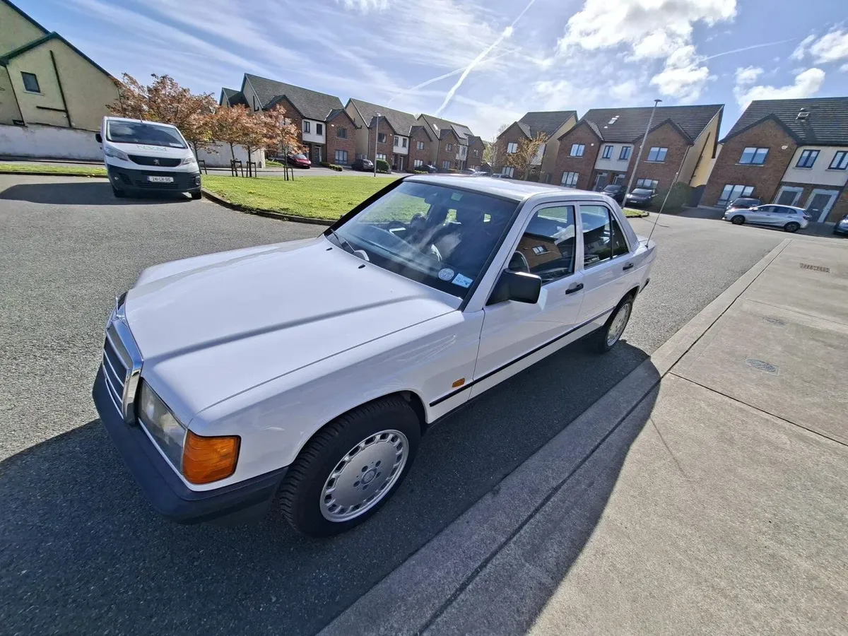Mercedes 190e - Image 2
