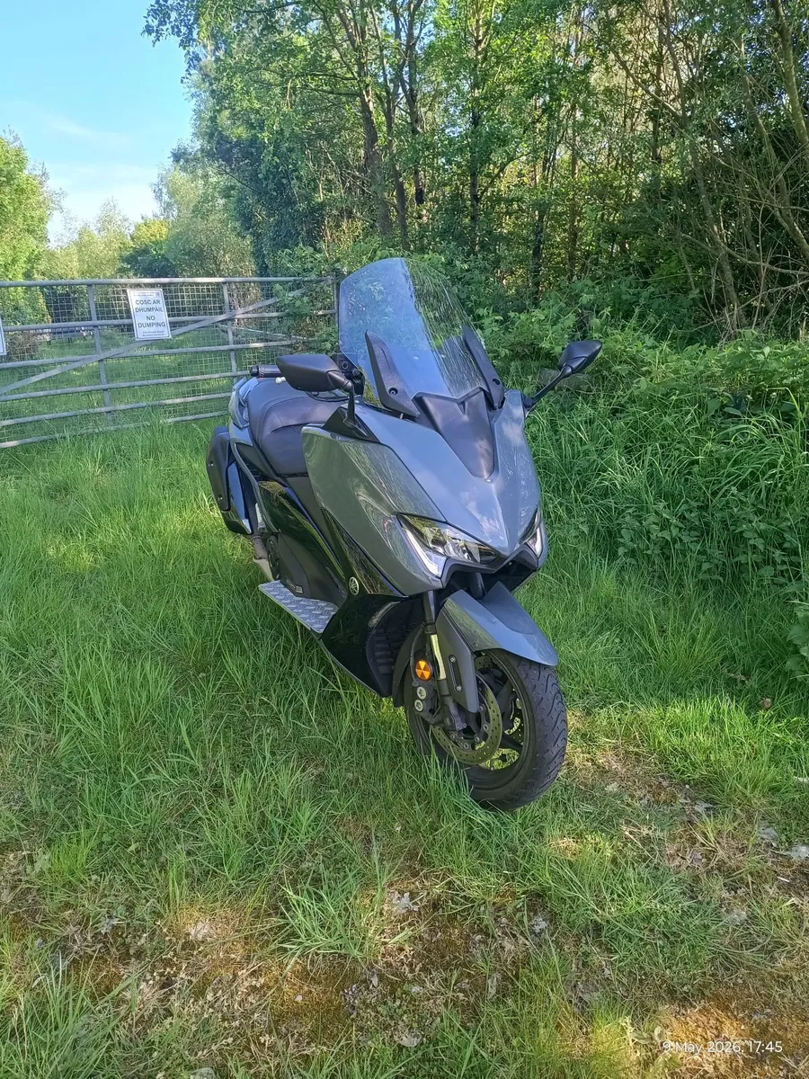 YAMAHA T-Max TechMax 560 (2021) Top Spec - Image 2