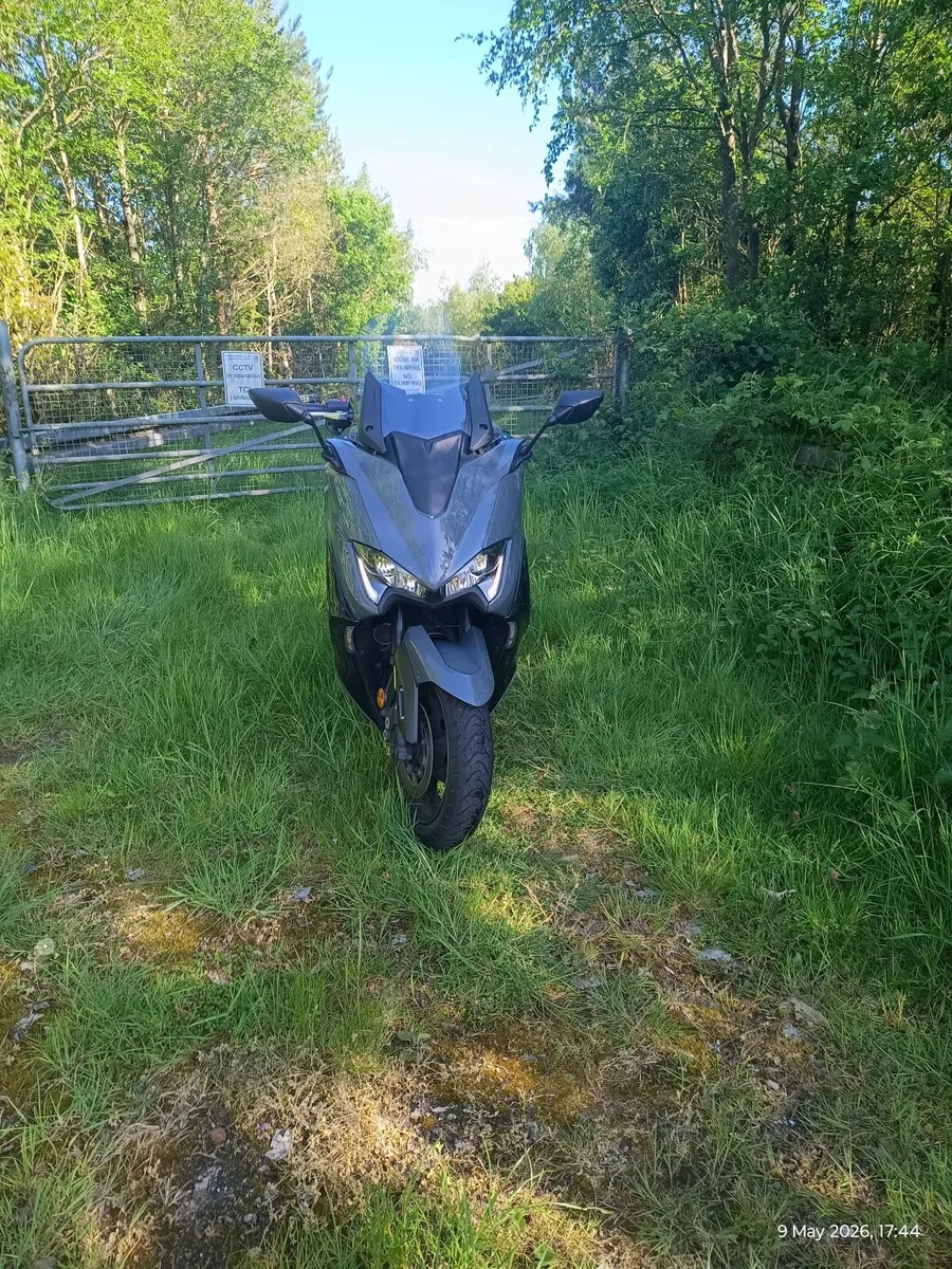 YAMAHA T-Max TechMax 560 (2021) Top Spec - Image 4