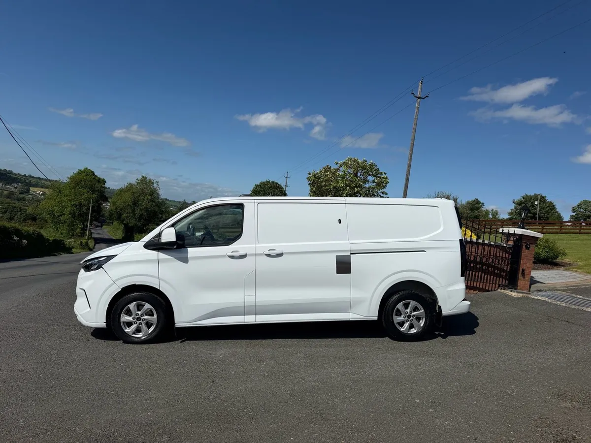 2024 Ford Transit Custom Limited - Image 4
