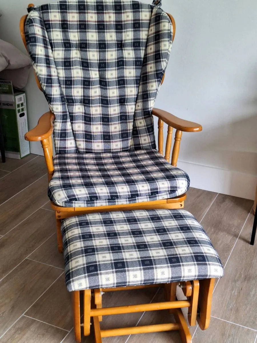 Rocker/Nursery Chair - Image 1